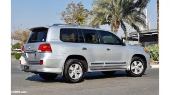 Toyota Land Cruiser GXR 2013 V6-4L-Perfect Condition