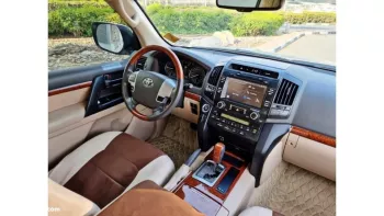 Toyota Land Cruiser GXR 2013 V6-4L-Perfect Condition