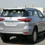 Toyota Fortuner 2.8L 2023 Silver Diesel - Thumbnail 4