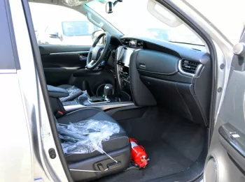 Toyota Fortuner 2.8L 2023 Silver Diesel