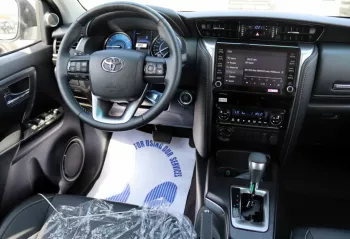 Toyota Fortuner 2.8L 2023 Silver Diesel