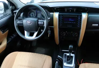 Toyota Fortuner 2.7L 2020 White Petrol