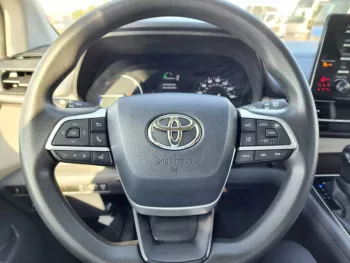Toyota Sienna LE 4x4 grey 2021