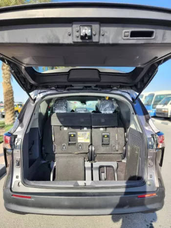 Toyota Sienna LE 4x4 grey 2021