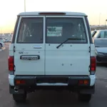 LHD - TOYOTA LANDCRUISER 76 4.5L V8 DSL FO 70TH ANV MANUAL - Thumbnail 2