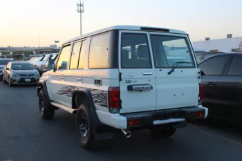 LHD - TOYOTA LANDCRUISER 76 4.5L V8 DSL FO 70TH ANV MANUAL