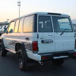 LHD - TOYOTA LANDCRUISER 76 4.5L V8 DSL FO 70TH ANV MANUAL - Thumbnail 5