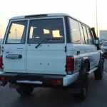 LHD - TOYOTA LANDCRUISER 76 4.5L V8 DSL FO 70TH ANV MANUAL - Thumbnail 6