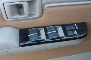 LHD - TOYOTA LANDCRUISER 76 4.5L V8 DSL FO 70TH ANV MANUAL