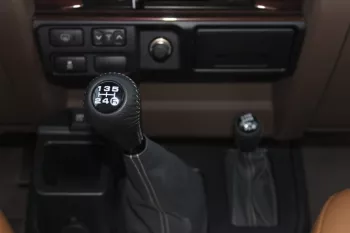 LHD - TOYOTA LANDCRUISER 76 4.5L V8 DSL FO 70TH ANV MANUAL