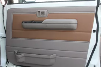 LHD - TOYOTA LANDCRUISER 76 4.5L V8 DSL FO 70TH ANV MANUAL