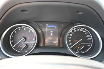 TOYOTA CAMRY 2.5 LE, MODEL 2023, AT, PETROL