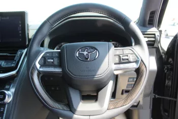 RHD - 2023 TOYOTA LAND CRUISER 300 3.3L DIESEL V6 4WD SAHARA