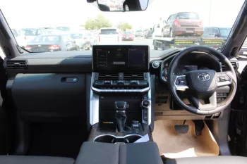 RHD - 2023 TOYOTA LAND CRUISER 300 3.3L DIESEL V6 4WD SAHARA