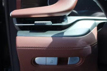Hyundai Genesis G90 2023 model black color