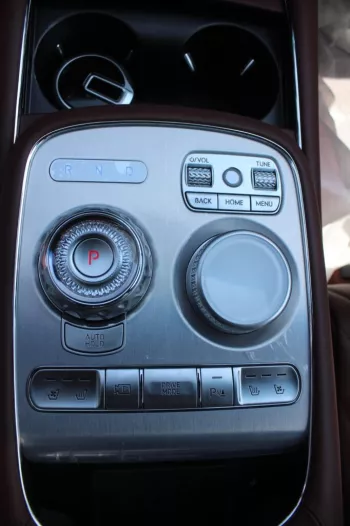 Hyundai Genesis G90 2023 model black color