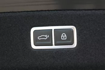 Hyundai Genesis G90 2023 model black color