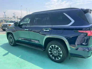 NEW 2023 Toyota Sequoia 3.5L V6 Turbo 4WD limited Hybrid engine ALLOY WHEELS, PANORAMIC ROOF Automatic ZERO KM