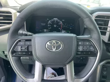 NEW 2023 Toyota Sequoia 3.5L V6 Turbo 4WD limited Hybrid engine ALLOY WHEELS, PANORAMIC ROOF Automatic ZERO KM