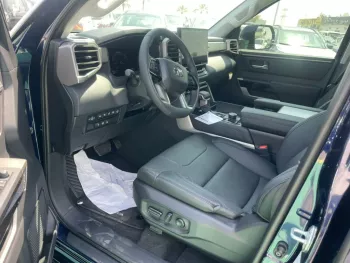 NEW 2023 Toyota Sequoia 3.5L V6 Turbo 4WD limited Hybrid engine ALLOY WHEELS, PANORAMIC ROOF Automatic ZERO KM