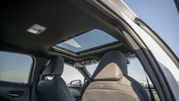2023 LEXUS UX 250 2.0L PETROL HEV AT - WHITE