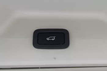 2015 RANGE ROVER HSE 4.0L AWD (USED CAR)