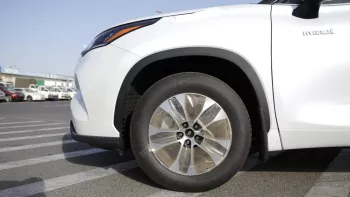 Toyota Highlander GLE Hybrid 2023 2.5L 4Cyl