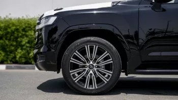 TOYOTA LC300 VXR VIP EDITION 3.3L DIESEL AT MY2022 – BLACK