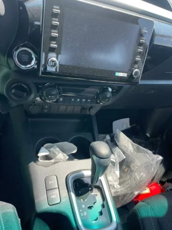 NEW 2022 TOYOTA HILUX 4.0L V6 PETROL 6 CYLINDER AUTOMATIC ZERO KM