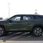 Toyota Highlander GLE Hybrid 2023 AWD 2.5L 4Cyl - Thumbnail 3