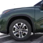 Toyota Highlander GLE Hybrid 2023 AWD 2.5L 4Cyl - Thumbnail 6