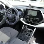 Toyota Highlander GLE Hybrid 2023 AWD 2.5L 4Cyl - Thumbnail 13
