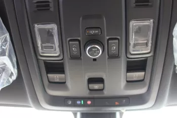 CHEVROLET SUBURBAN 5.3L PETROL AWD SUV 2022
