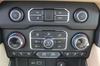 CHEVROLET SUBURBAN 5.3L PETROL AWD SUV 2022