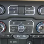 CHEVROLET SUBURBAN 5.3L PETROL AWD SUV 2022 - Thumbnail 21