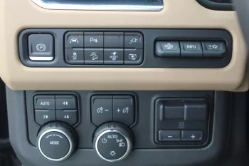 CHEVROLET SUBURBAN 5.3L PETROL AWD SUV 2022