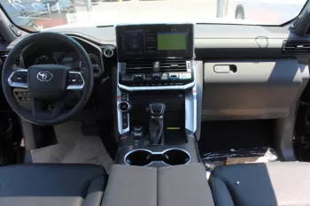 TOYOTA LAND CRUISER LC300 3.5L PETROL EUROPE SPECS 2022 MODEL