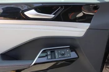 VOLKSWAGEN ID 6 PRO CROZZ ELECTRIC CAR 6 STR 2022MY