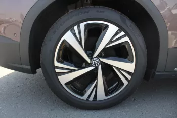VOLKSWAGEN ID 6 PRO CROZZ ELECTRIC CAR 6 STR 2022MY