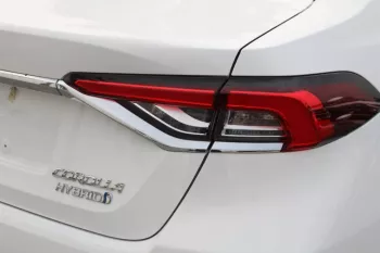 TOYOTA COROLLA HYBRID FWD 1.8L 2021