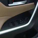 2023 TOYOTA RAV4 2.5 L HAYBRID , 4WD , OPENABLE SUNROOF - Thumbnail 9
