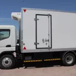 LHD - MITSUBISHI FUSO CANTER 4.2 L DSL CHASSIS SCABIN WITH REFRIGERATOR 2022 - Thumbnail 2