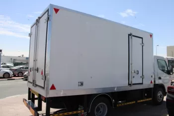 LHD - MITSUBISHI FUSO CANTER 4.2 L DSL CHASSIS SCABIN WITH REFRIGERATOR 2022