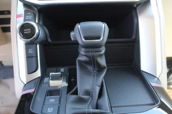 LHD - TOYOTA LANDCRUISER 300 3.3L DIESEL AX AUTO