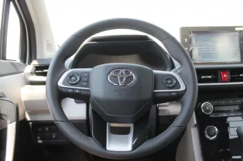 LHD - TOYOTA VELOZ 1.5L 2023 PETROL GLX AUTO