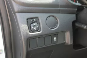MITSUBISHI L200 2.4L 4X4 DOUBLE CABIN MANUAL TRANSMISSION PETROL 2022 MODEL