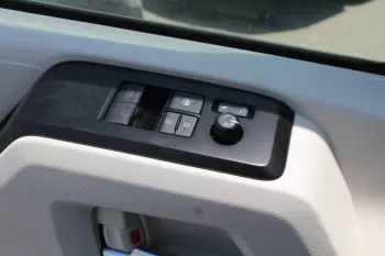 TOYOTA HIACE 3.5 L PETROL GL FULL OPTIONS AUTO