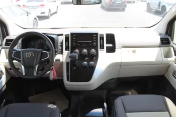 TOYOTA HIACE 3.5 L PETROL GL FULL OPTIONS AUTO