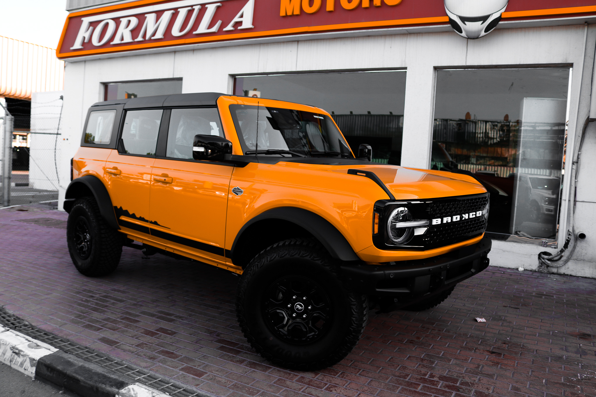 formulamotors dealership logo