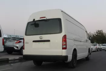 LHD - TOYOTA HIACE PANEL VAN 2.7 L PETROL 3 SEATER HR STD MT